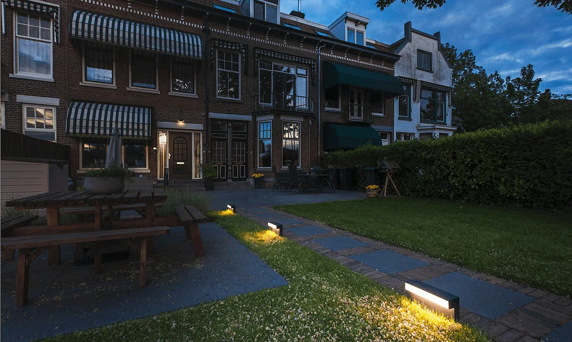 SLV LED Outdoor luminaire L-LINE OUT 30 FL LED Floor lamp, CCT switch, 3000/4000K, 800/810lm, IP65, anthracite SLV LED Outdoor luminaire L-LINE OUT 30 FL LED Floor lamp, CCT switch, 3000/4000K, 800/810lm, IP65, anthracite