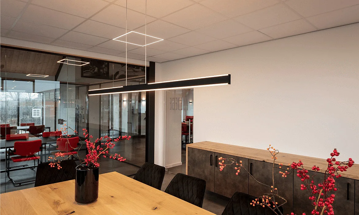 SLV LED Pendelleuchte ONE LINEAR 140 PHASE UP/DOWN, 140cm, 900mA, 35W 2700/3000K 2855lm, CRi >90, dimmbar, schwarz SLV LED Pendelleuchte ONE LINEAR 140 PHASE UP/DOWN, 140cm, 900mA, 35W 2700/3000K 2855lm, CRi >90, dimmbar, schwarz