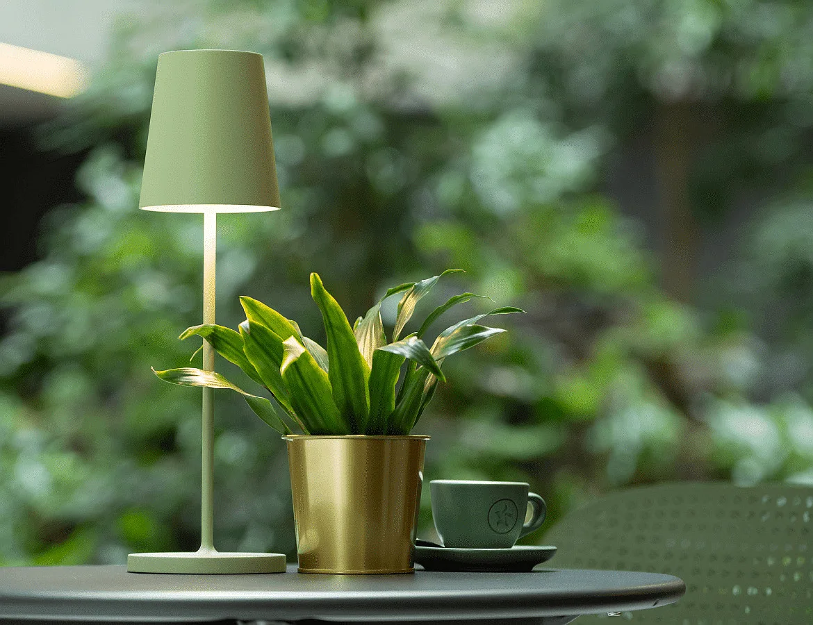 SLV battery table lamp VINOLINA TWO 3-CCT 3-fold, CCT Switch, with touch dimmer, conical, with charging station IP65 SLV battery table lamp VINOLINA TWO 3-CCT 3-fold, CCT Switch, with touch dimmer, conical, with charging station IP65
