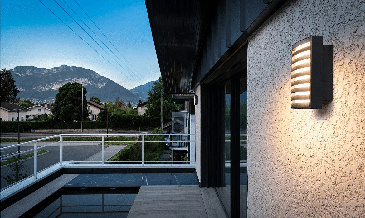 SLV Outdoor LED-Wandleuchte RASTERLYS WL, IP65 IK06, mit Diffusor, gewölbt, 14W 2700/3000K 400lm 70°, dimmbar, anthrazit SLV Outdoor LED-Wandleuchte RASTERLYS WL, IP65 IK06, mit Diffusor, gewölbt, 14W 2700/3000K 400lm 70°, dimmbar, anthrazit